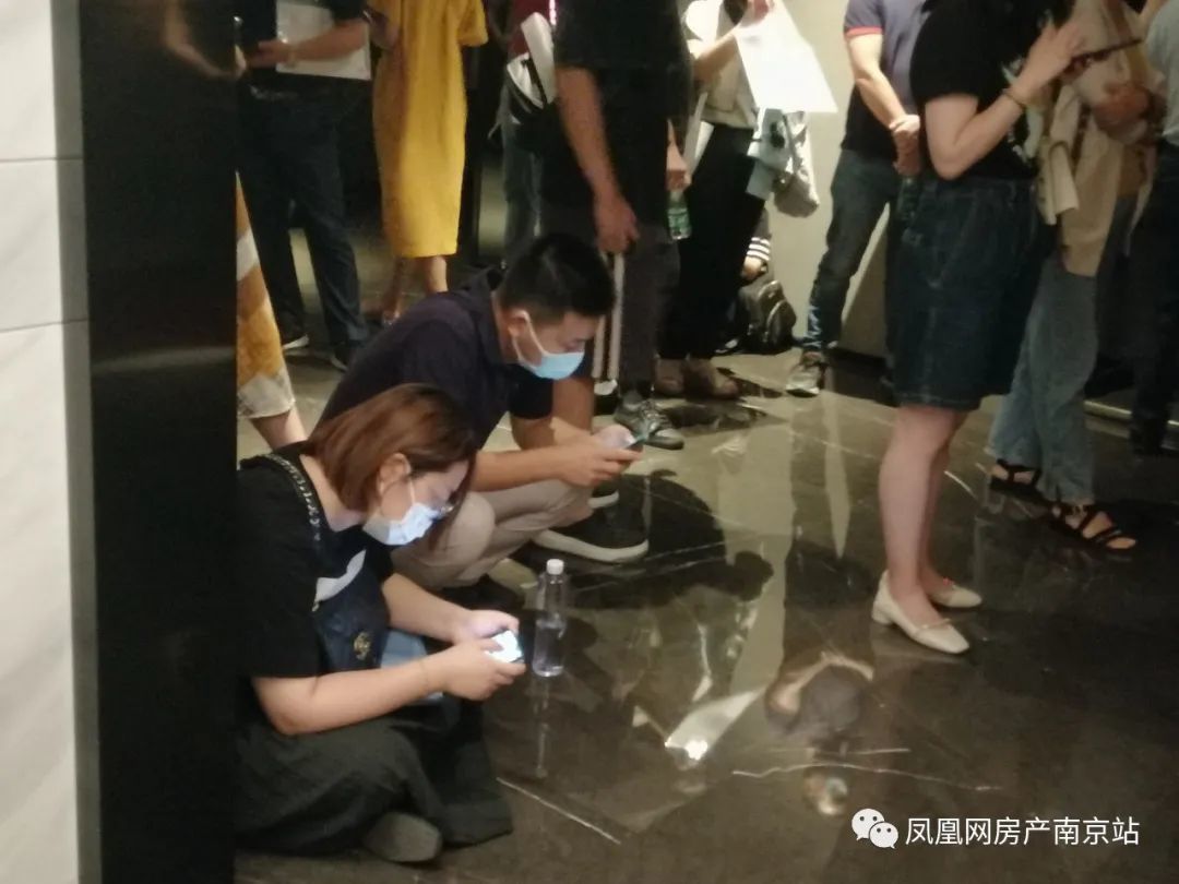 鸡腿盘居然有弃号？！直击江宁两热盘开盘现场