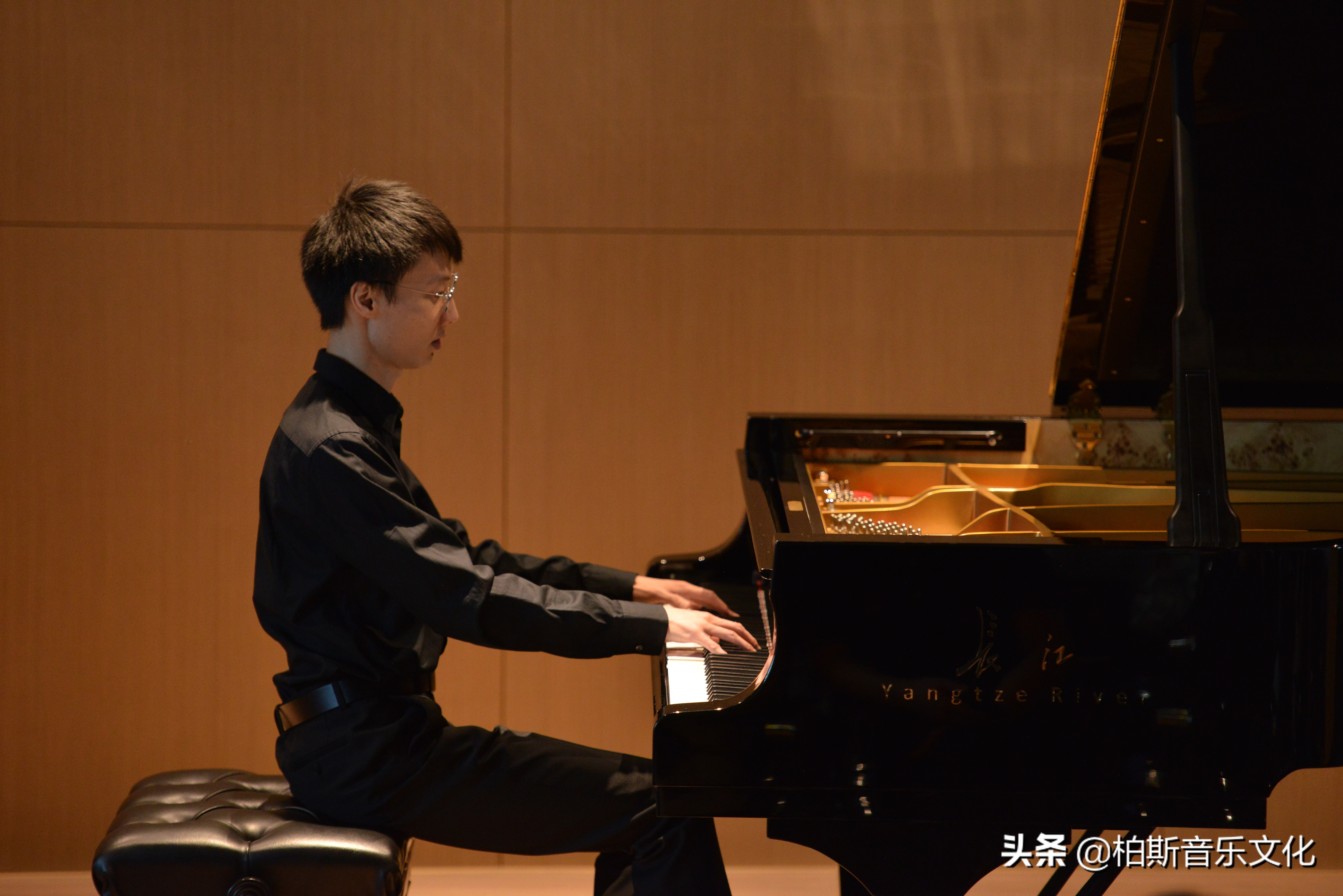 琴声飘扬，长江钢琴助力真香暑假