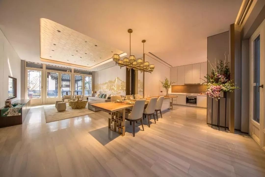 别再见女的就喊美女,见房子就称豪宅,盘一盘上海真正豪宅产品系