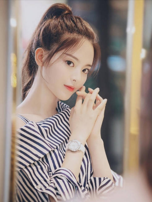 女人扎马尾辫好吗,如何正确的扎马尾不会秃头