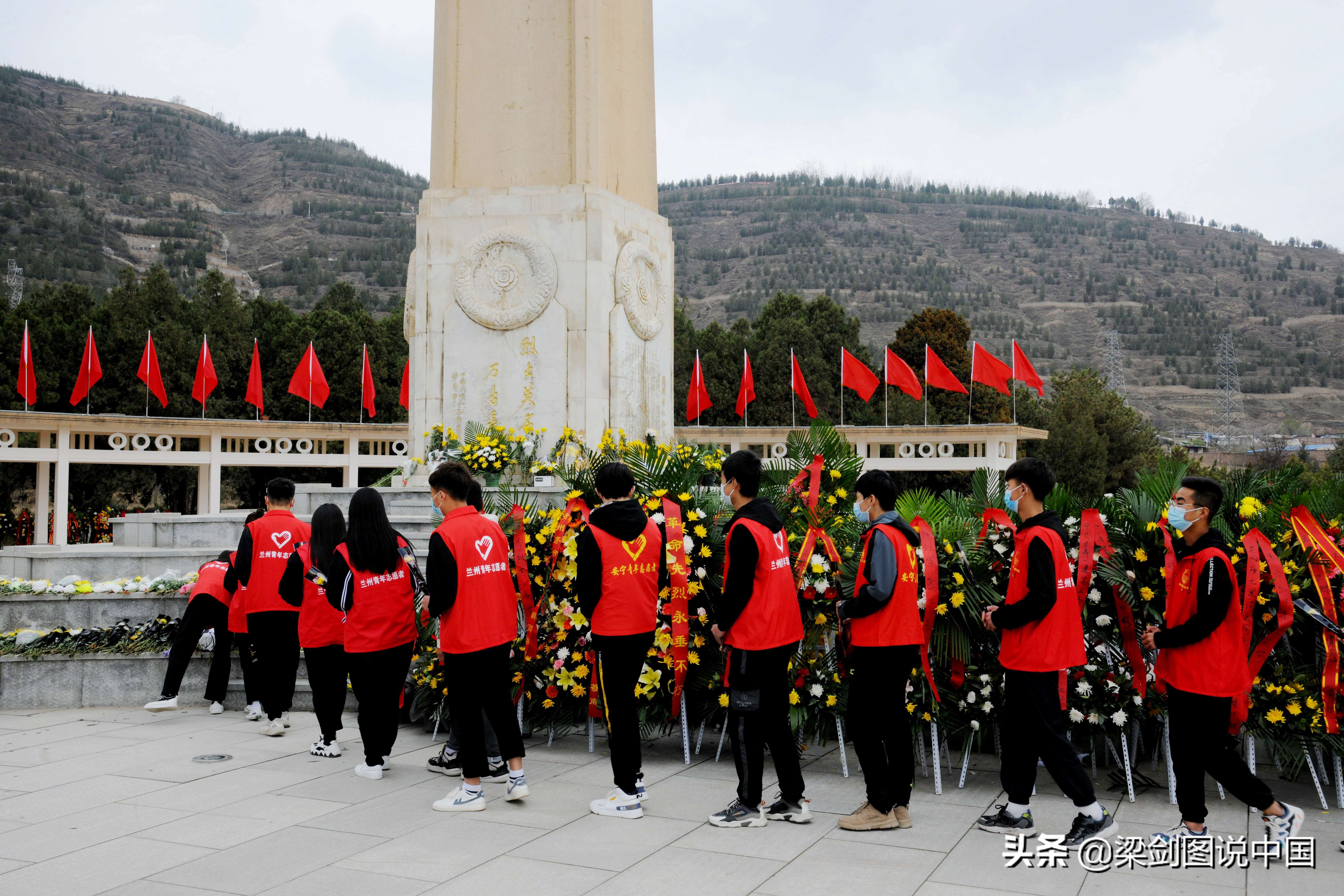 兰州缅怀革命烈士传承民族精神,兰州缅怀先烈