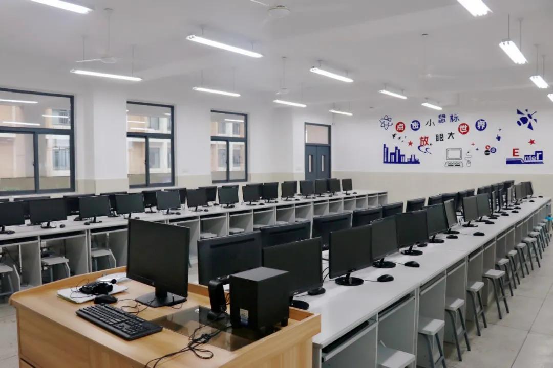 尚雅文笔相约明天——连江县文笔小学欢迎新同学