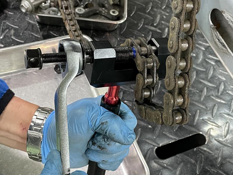 摩托车前链条改16齿,摩托车换牙盘链条教程