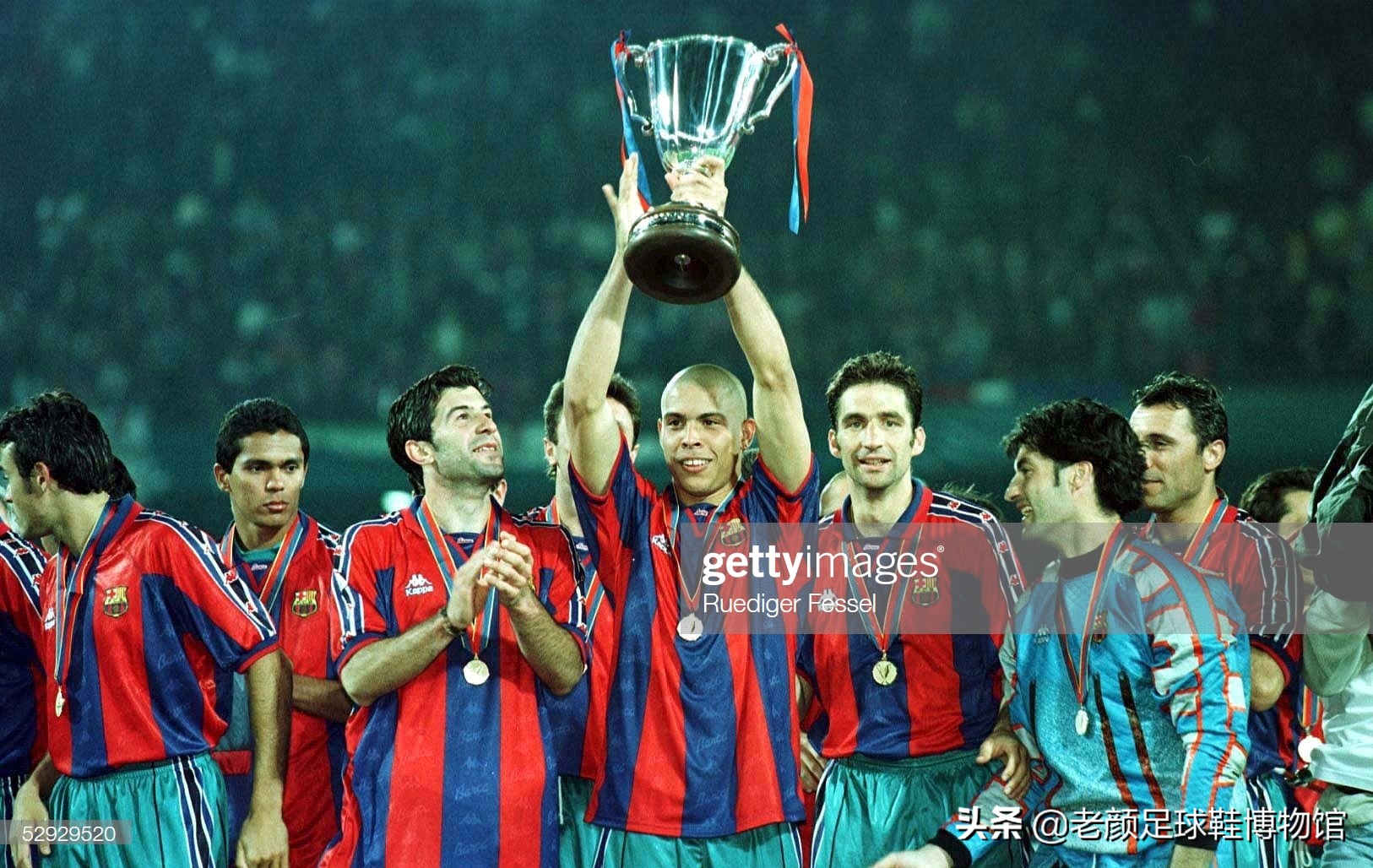 被终身禁赛的共产主义球王，最痛恨皇马的巴萨巨星曾经当过炊事员