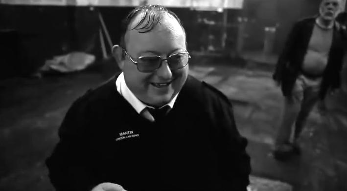 《人体蜈蚣系列》:从全彩到黑白默片重口味背后的荒诞剧情