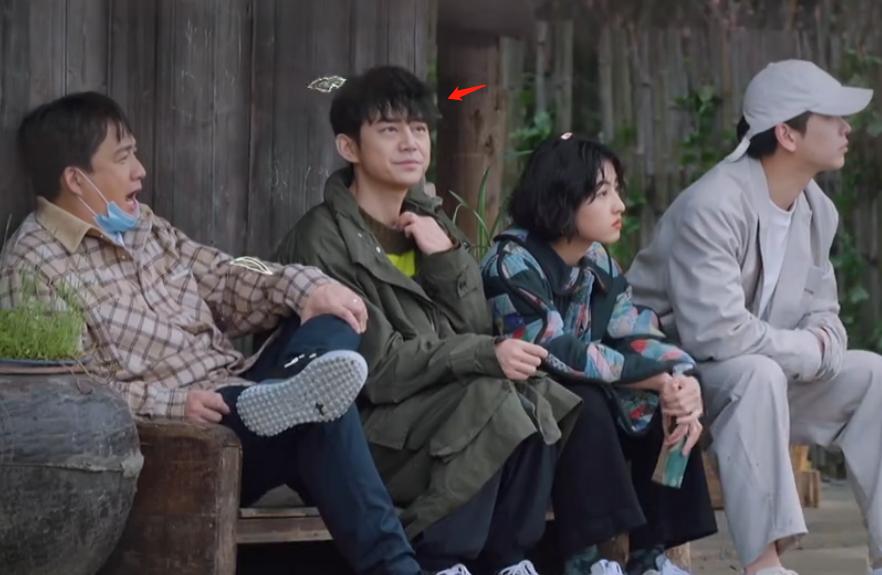 何炅快乐大本营假发,何炅1岁到48岁荧幕颜值变化