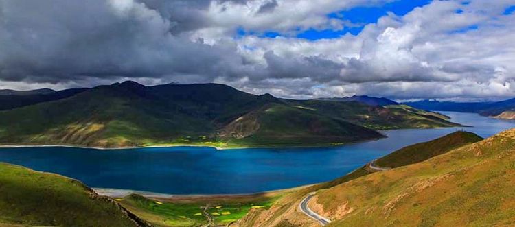 阿里大北线之穿行 (走过大北线的阿里巴巴)