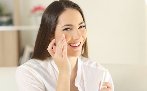 脸上有雀斑用激光能彻底去除吗,男人脸上雀斑去除方法