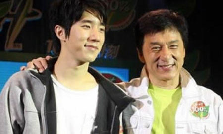 张默到底和房祖名什么关系,张默和房祖名有交流吗