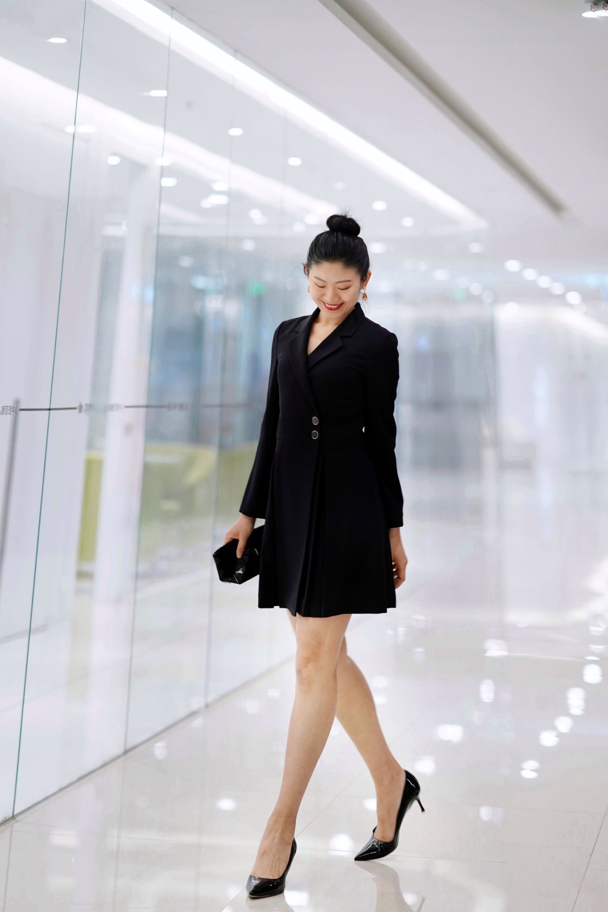 立春之后的时髦实用之选：小西装、风衣和连衣裙