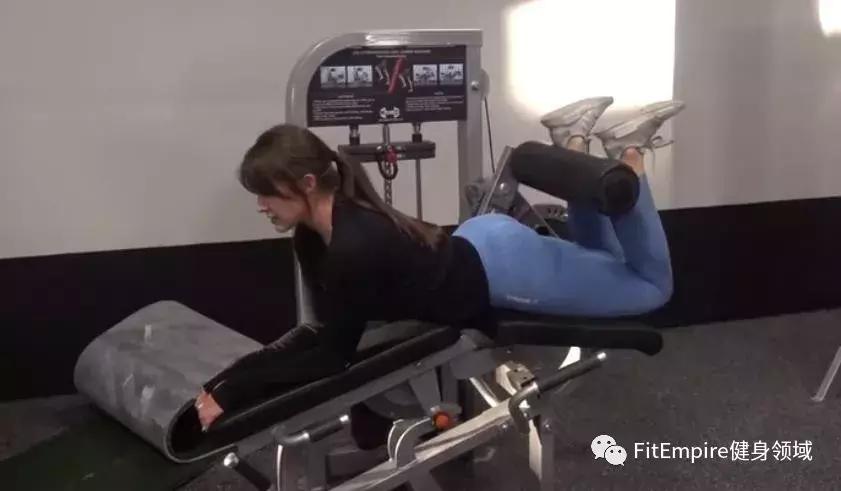 深蹲和硬拉对肌肉锻炼哪个更有效,深蹲和硬拉锻炼的肌肉部位图