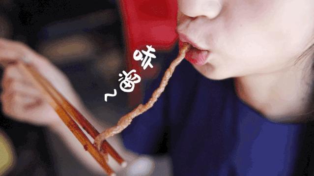 排队两个小时才吃上火锅,排队两小时也要吃到的烤鱼