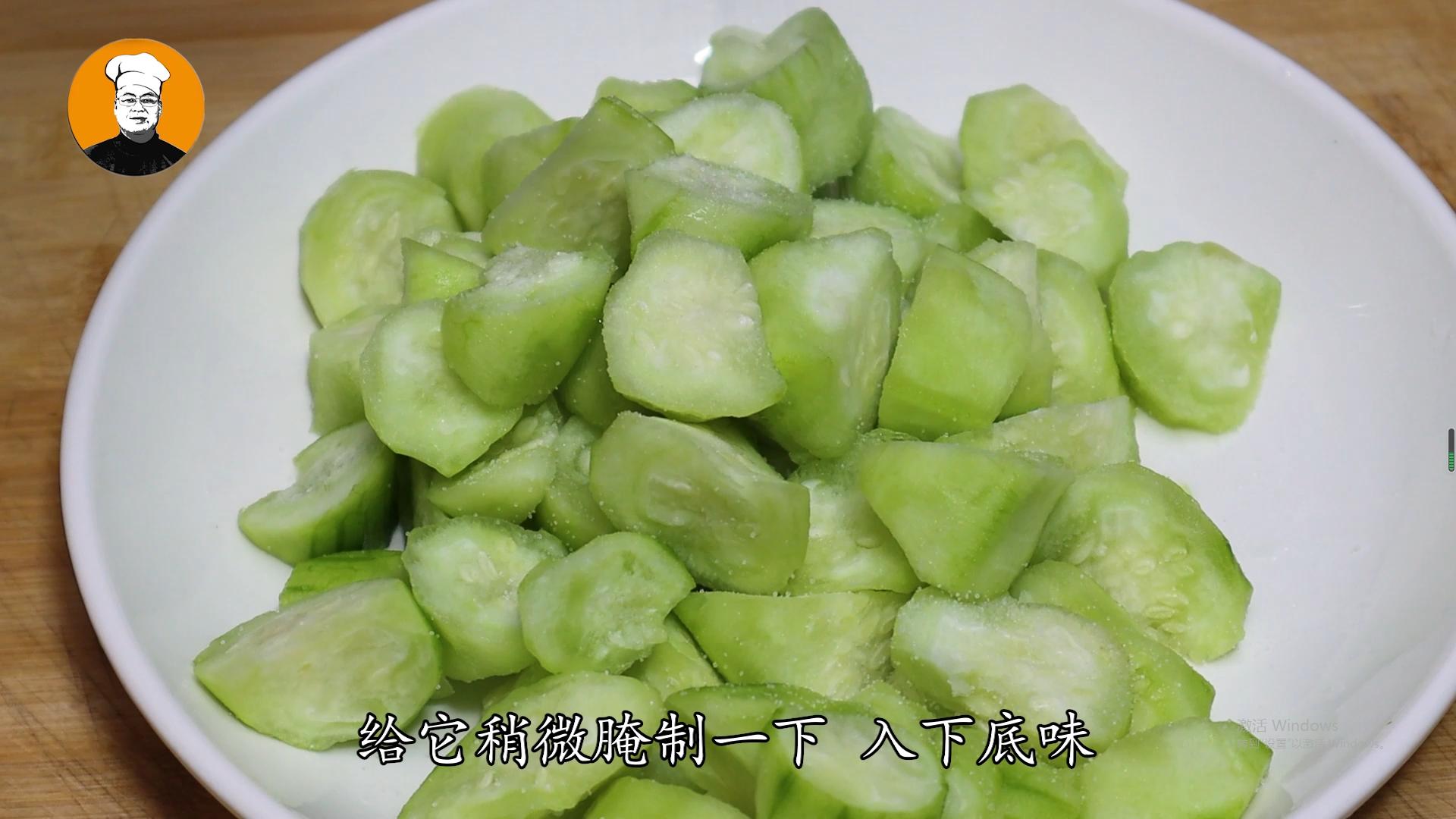 丝瓜不焯水怎样炒不发黑,今天丝瓜怎么处理明天不发黑