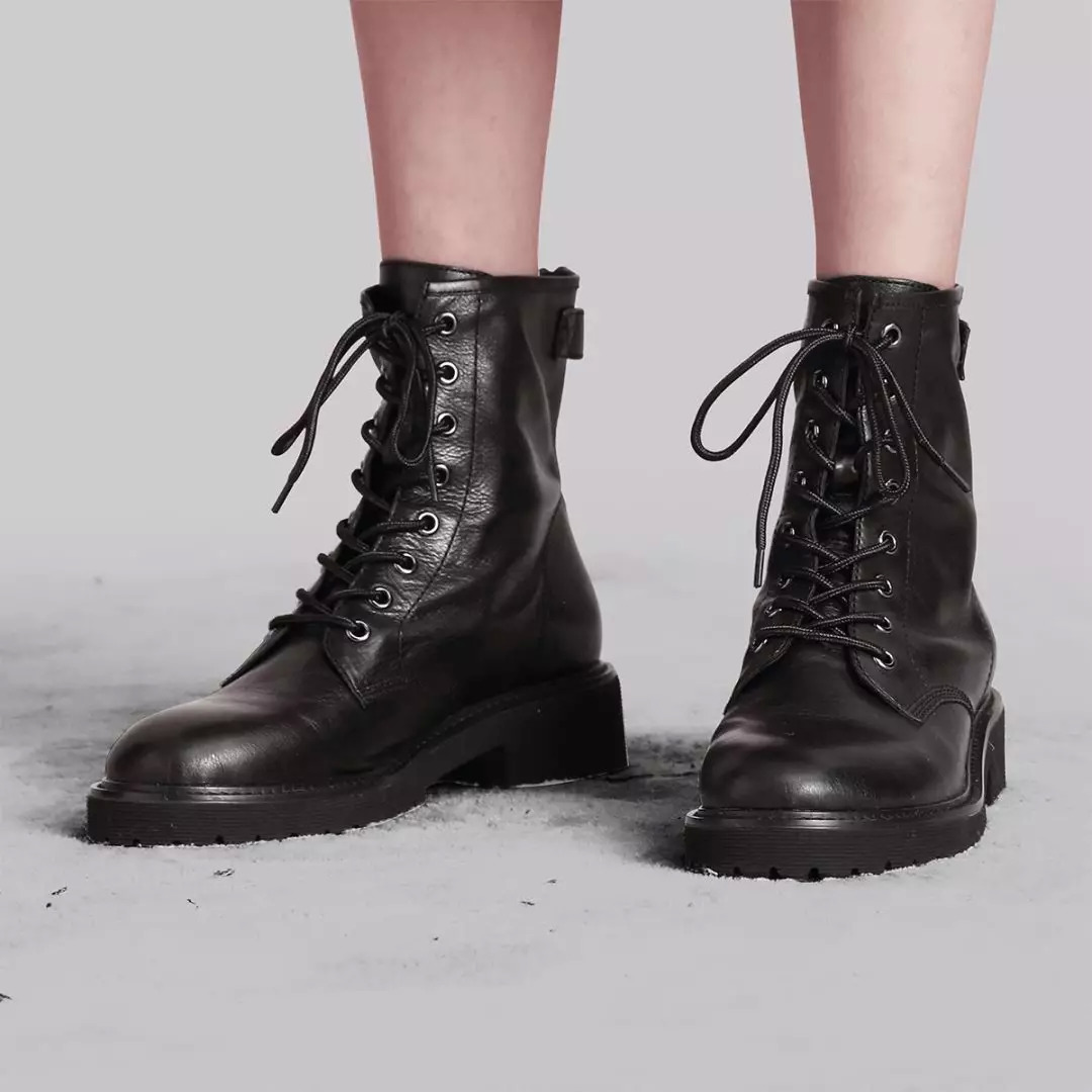 小个子秋冬穿什么款靴子显腿长,显腿细又直的时尚爆款靴子