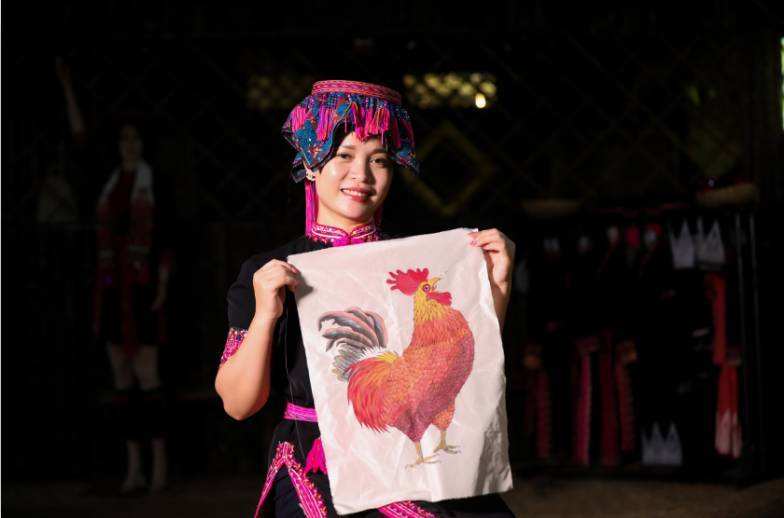 用头发丝刺绣的清明上河图,云南女子绣清明上河图