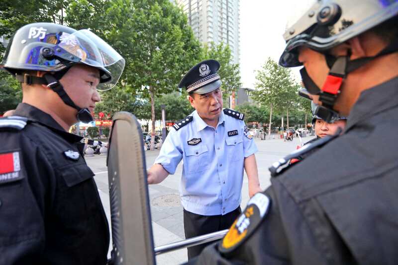 17年情洒西安康复路——记公安新城分局长乐西路派出所民警楚建全与商户的故事