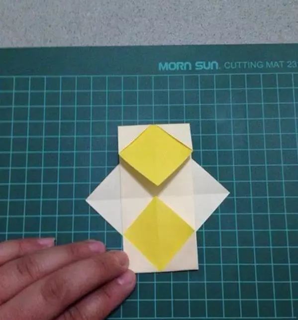 迎接新年的剪纸灯笼,做灯笼来点过年的气氛吧