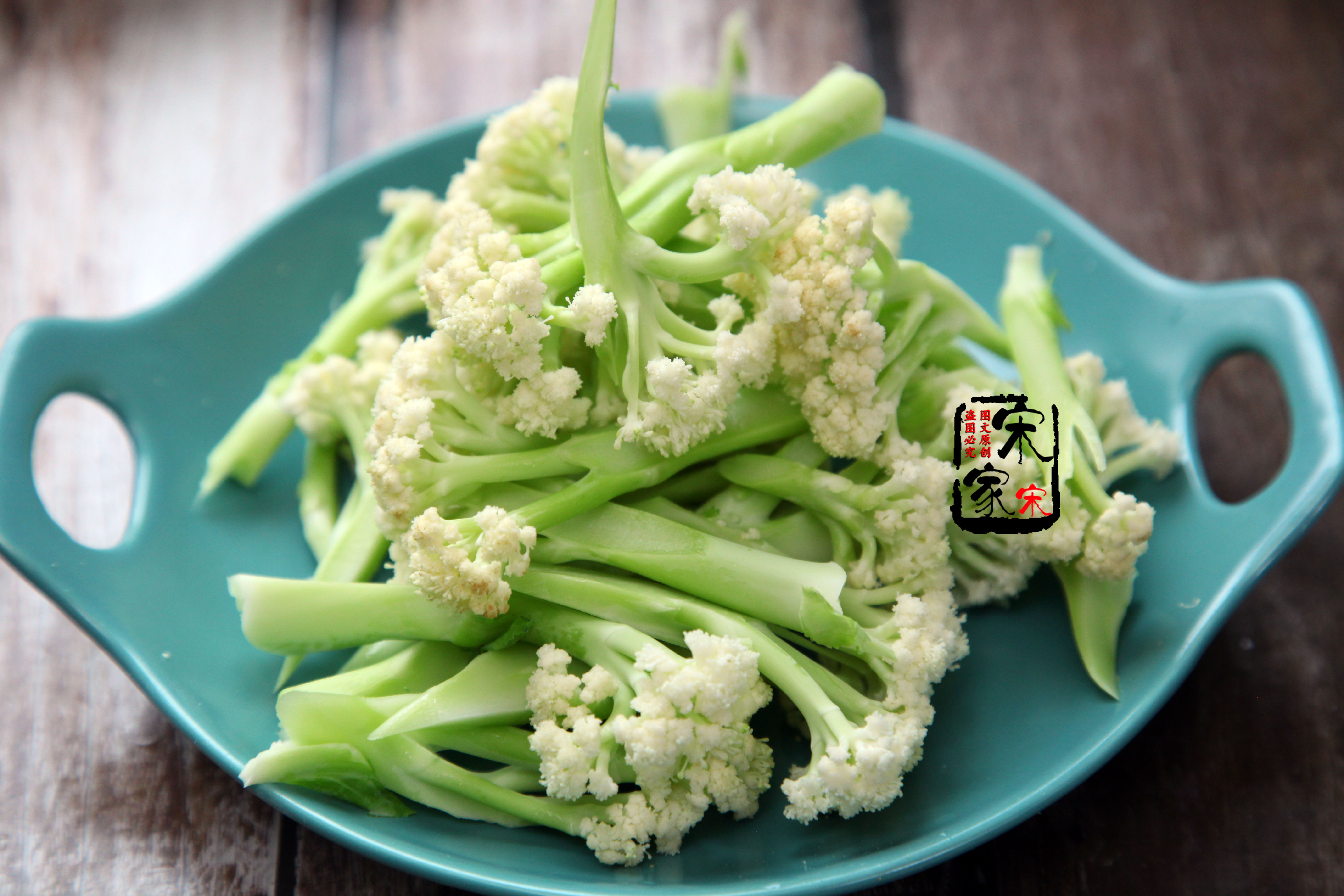 炒花菜应该怎么弄好吃呢,炒花菜不放肉不焯水的家常做法