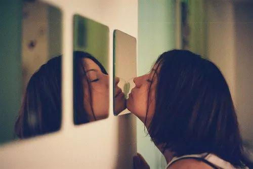 一个经常向你借钱的人是什么心理,愿意向你借钱的人是什么心理