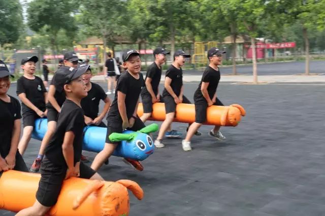 夏令营从小培养孩子的自信,夏令营孩子有梦就敢闯