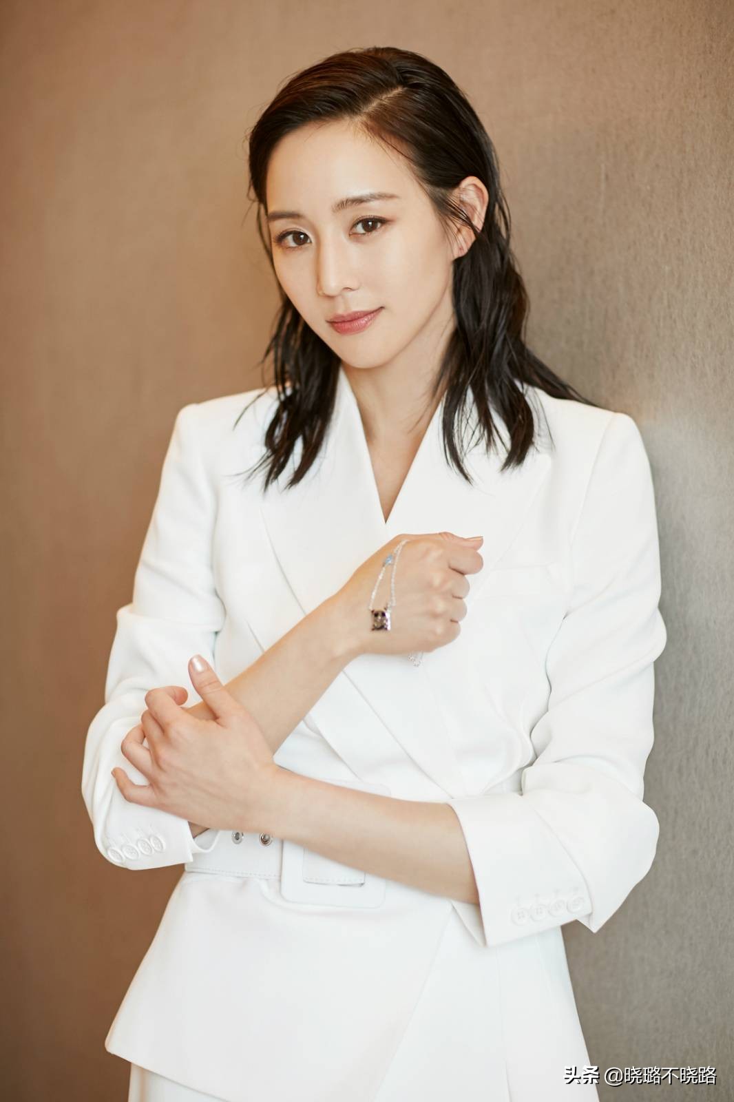 40岁女人适合戴什么首饰,女人过了40岁不要戴的首饰