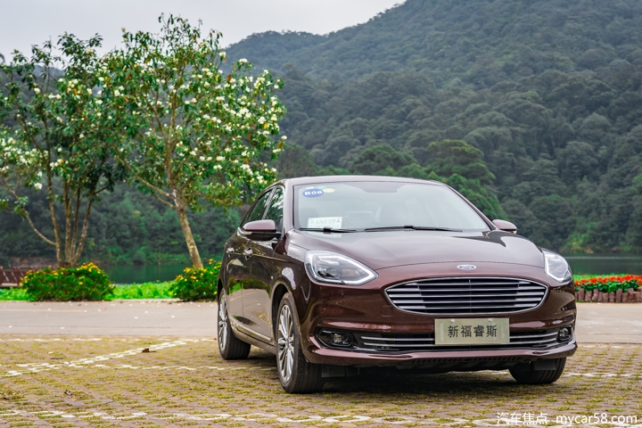 新手家用车选择福特福克斯怎么样,福特入门轿车