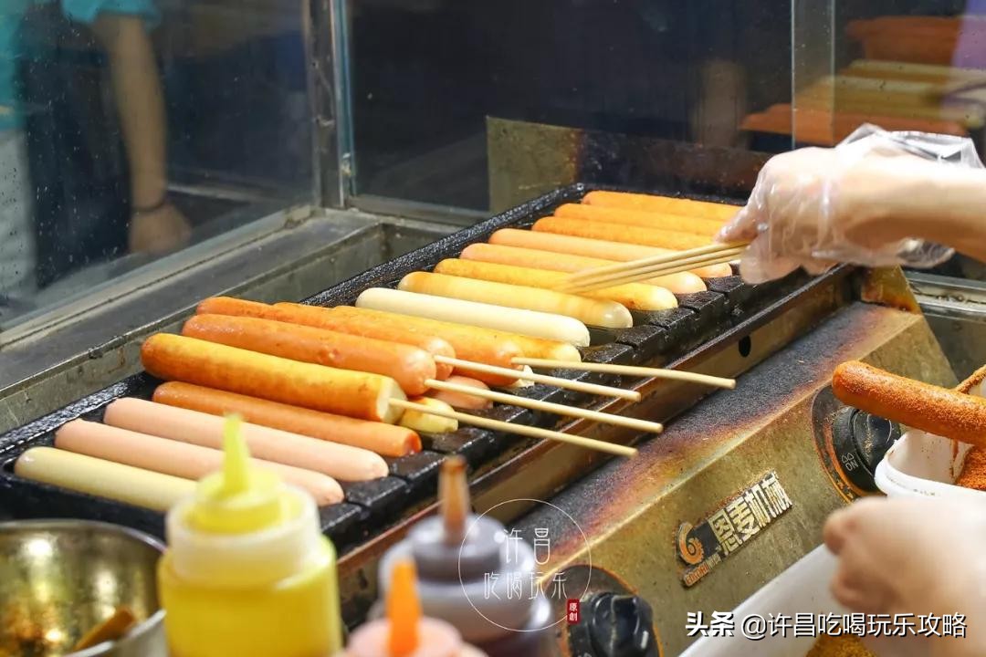 许昌学院南门好停车吗,许昌学院南门附近美食