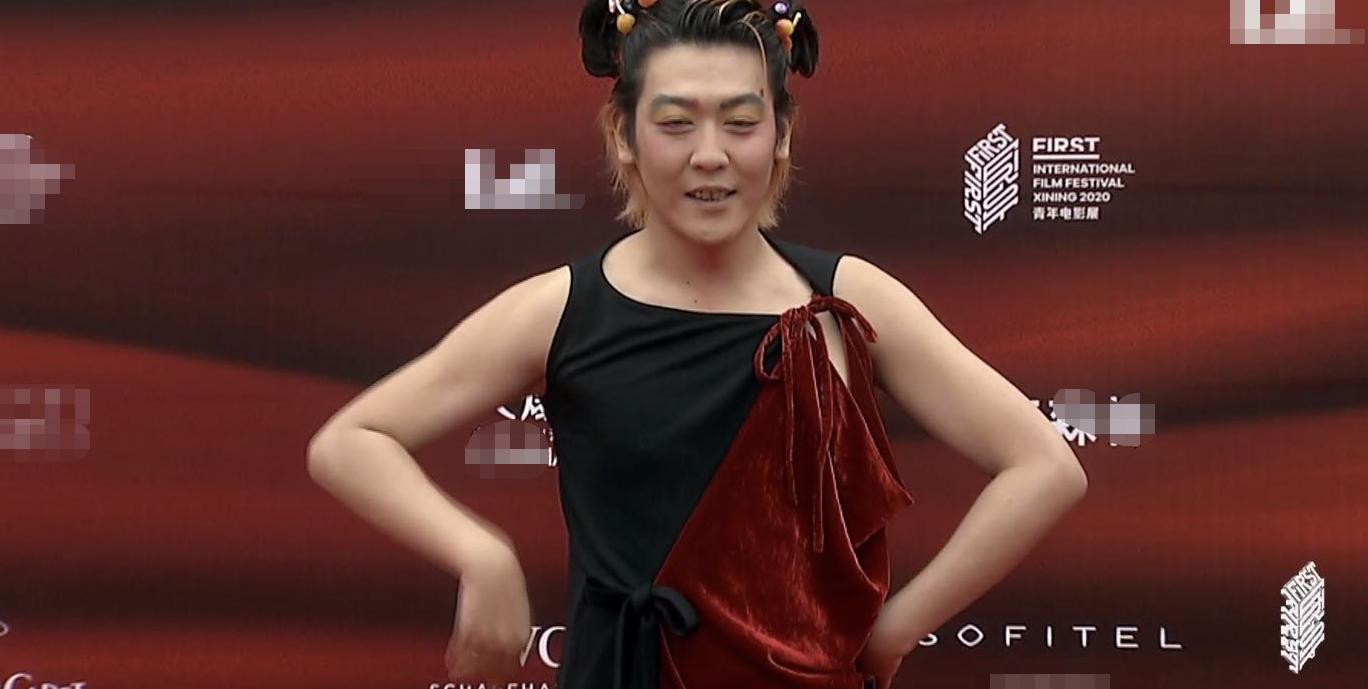 first影展千玺拥抱,first影展宋佳黑脸