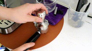 十五秒学会三段咖啡拉花,半自动意式咖啡机使用技巧