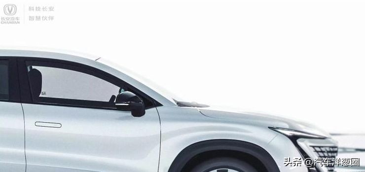 宝马发布全新车标,宝马蓝天白云标改黑白标