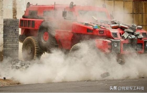 派拉蒙掠夺者越野车落地多少钱,南非新型派拉蒙掠夺者越野车