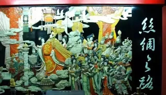 金碧辉煌表现什么,深度解析金碧辉煌