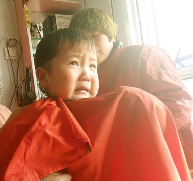 怎么能让孩子不害怕理发,如何让孩子不害怕理发