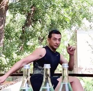 周杰伦居然挑战非常辣的面,周杰伦赵文卓同台