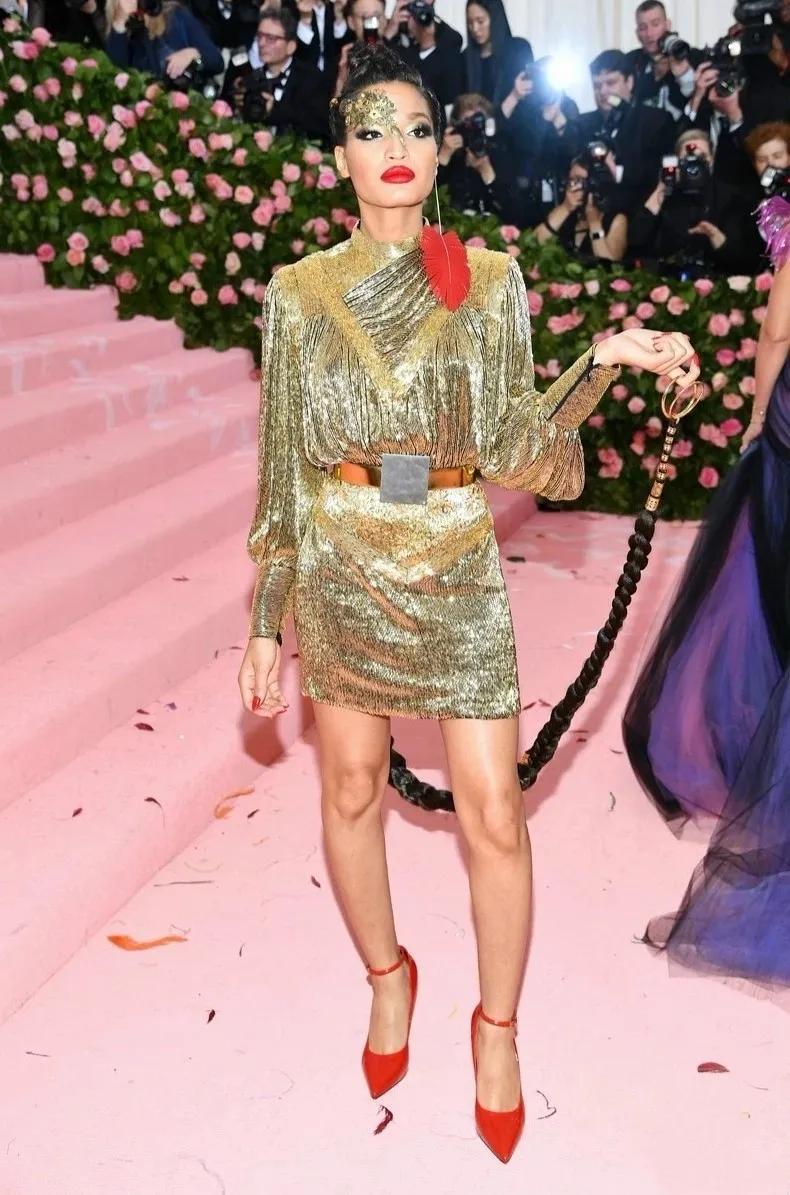 INS上爆裂，涅槃重生的跨性别者，凭借一部美剧火成2020最美面孔