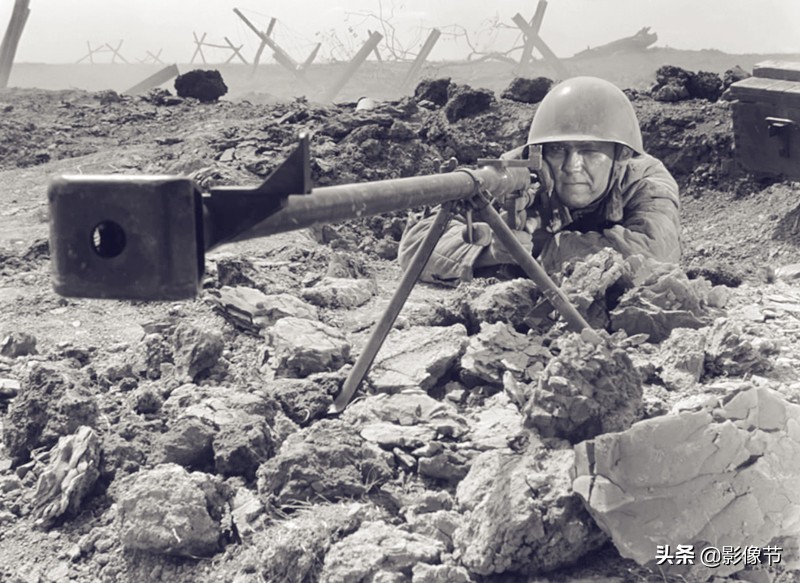 为什么《南征北战》成了“老三战”，《红日》却成了“大毒草”？