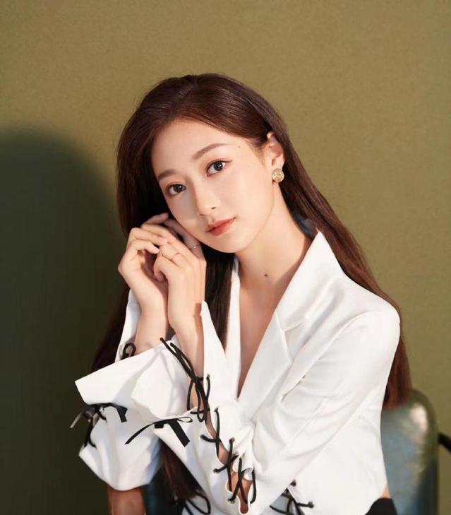 领诵归来后，中国传媒大学校花冯琳，新的努力方向是什么？