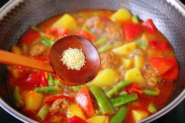 丸子这样炸外酥里嫩家人都夸好吃,丸子怎样才弹牙