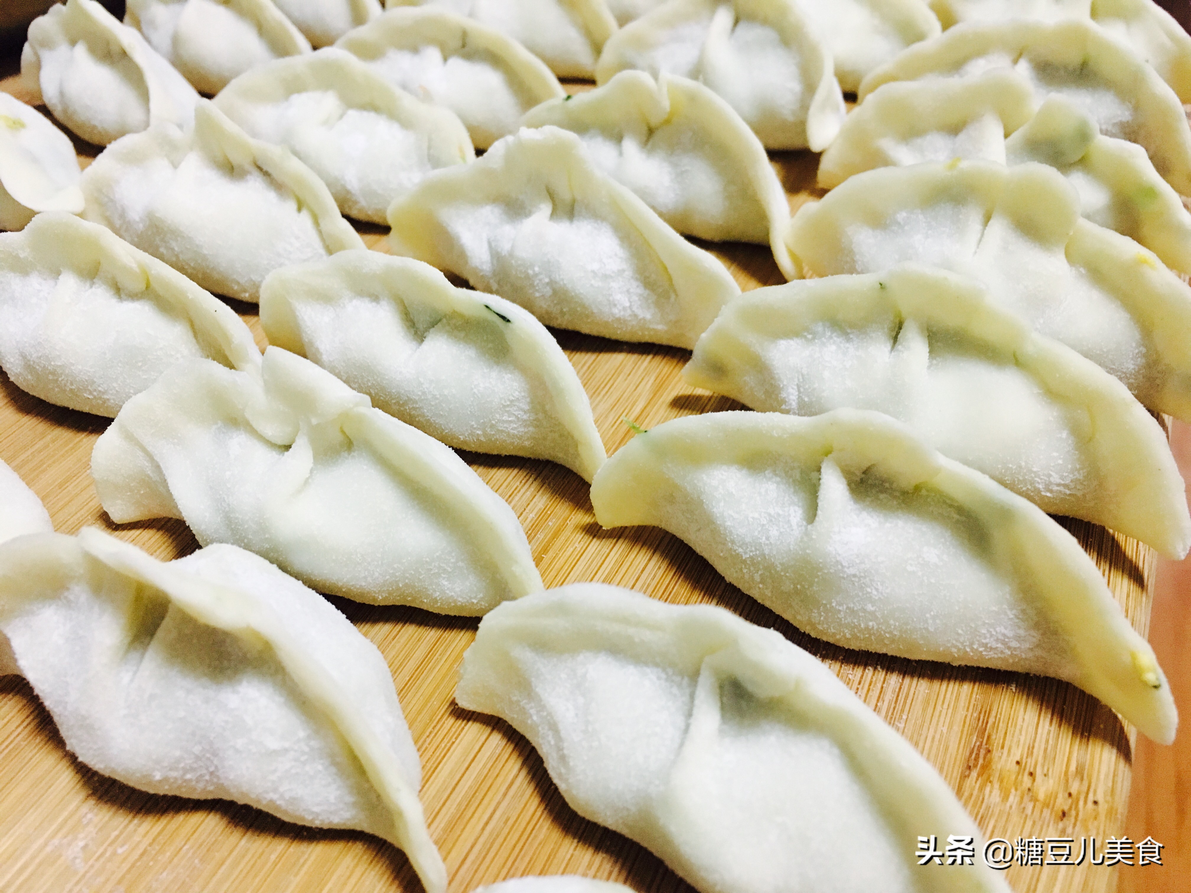 一把菠菜3个鸡蛋,一把菠菜三个鸡蛋馅饼