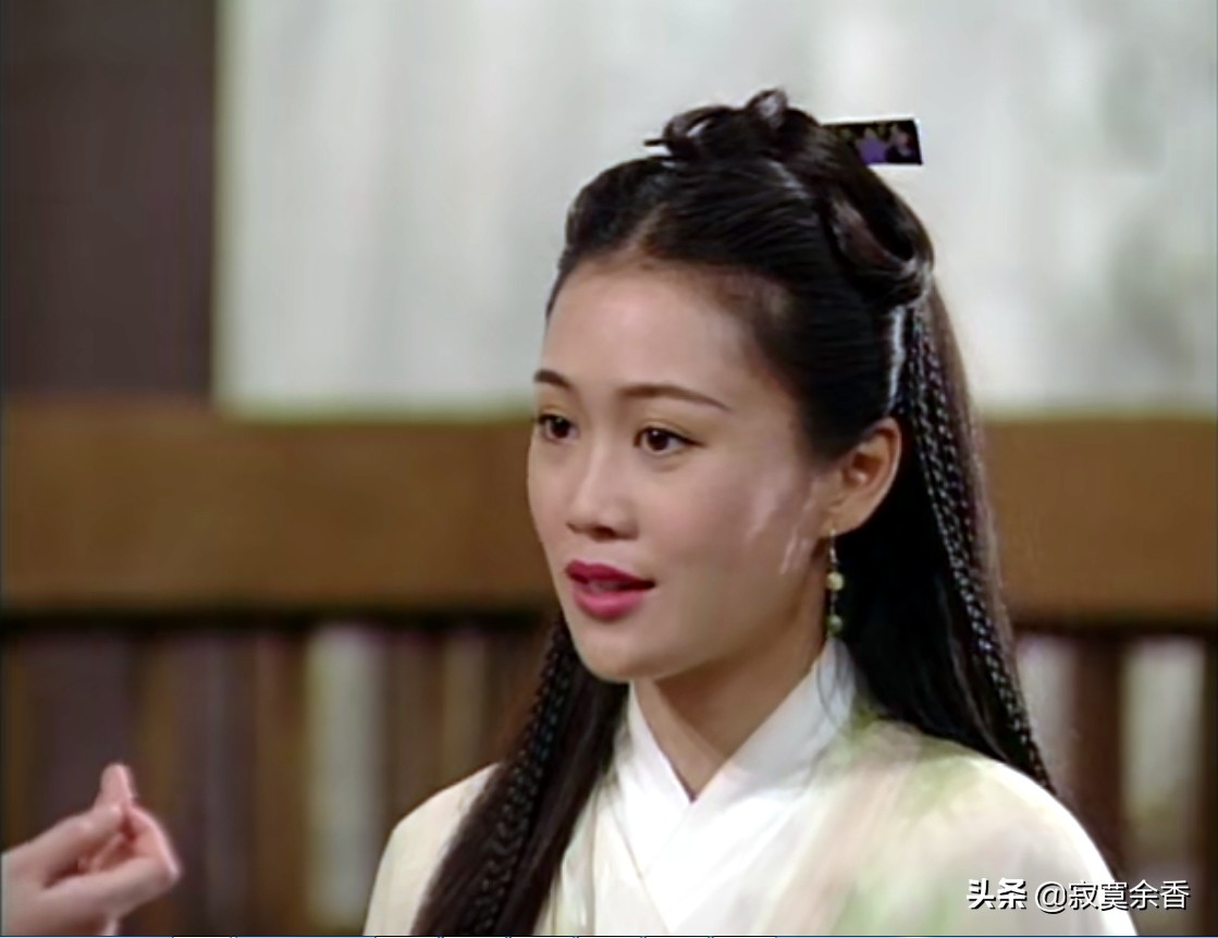 圆月弯刀杨过,圆月弯刀是什么刀