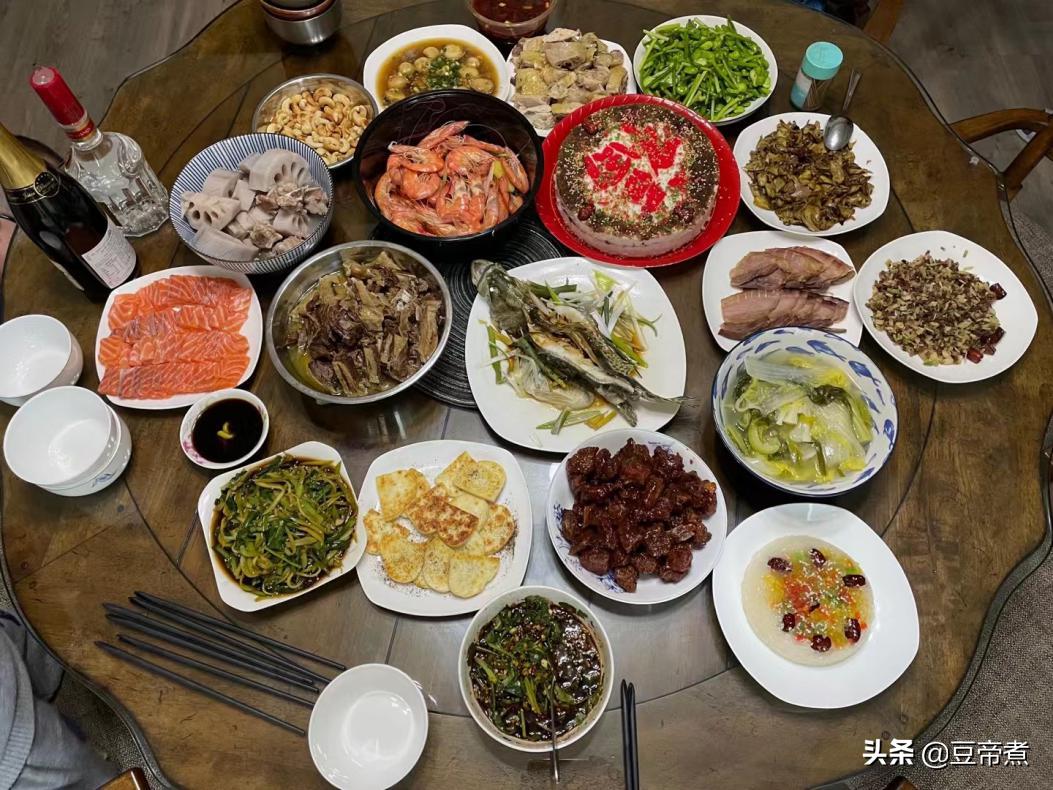 就地过年之下，越南人看到了中国人对春节的执着