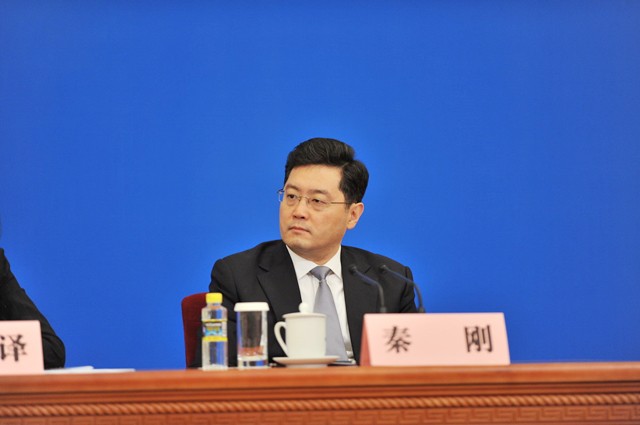 秦刚正式接任驻美大使，澳媒：他气场强大，记者会的表现令人折服