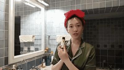 李小冉皮肤嫩白,李小冉肌肤白到发光