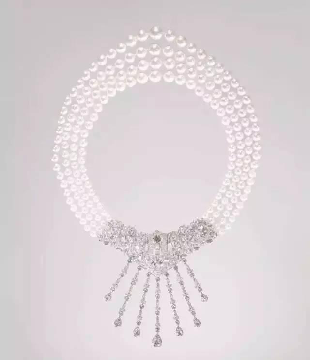 特朗普为三任美女老婆买大钻戒，可比竞选总统“认真”多了