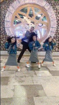 憨豆先生搞笑集锦跳舞,憨豆先生表演逗小孩开心