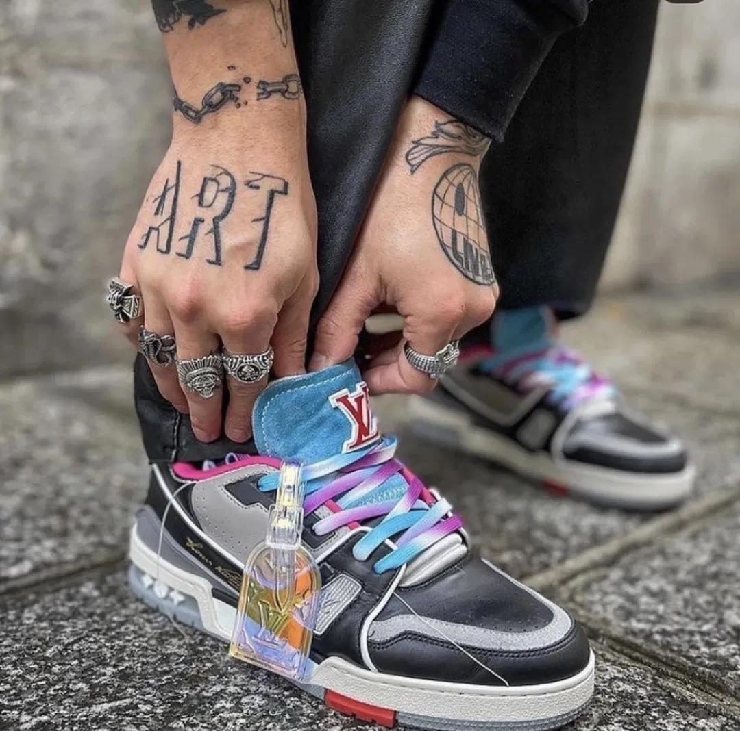 闪电倒钩鞋高帮,闪电倒钩的鞋一双多少钱