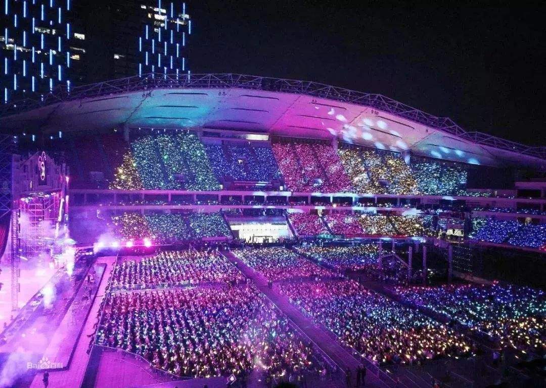 虹口足球场场馆租金,足球场球迷嘲讽