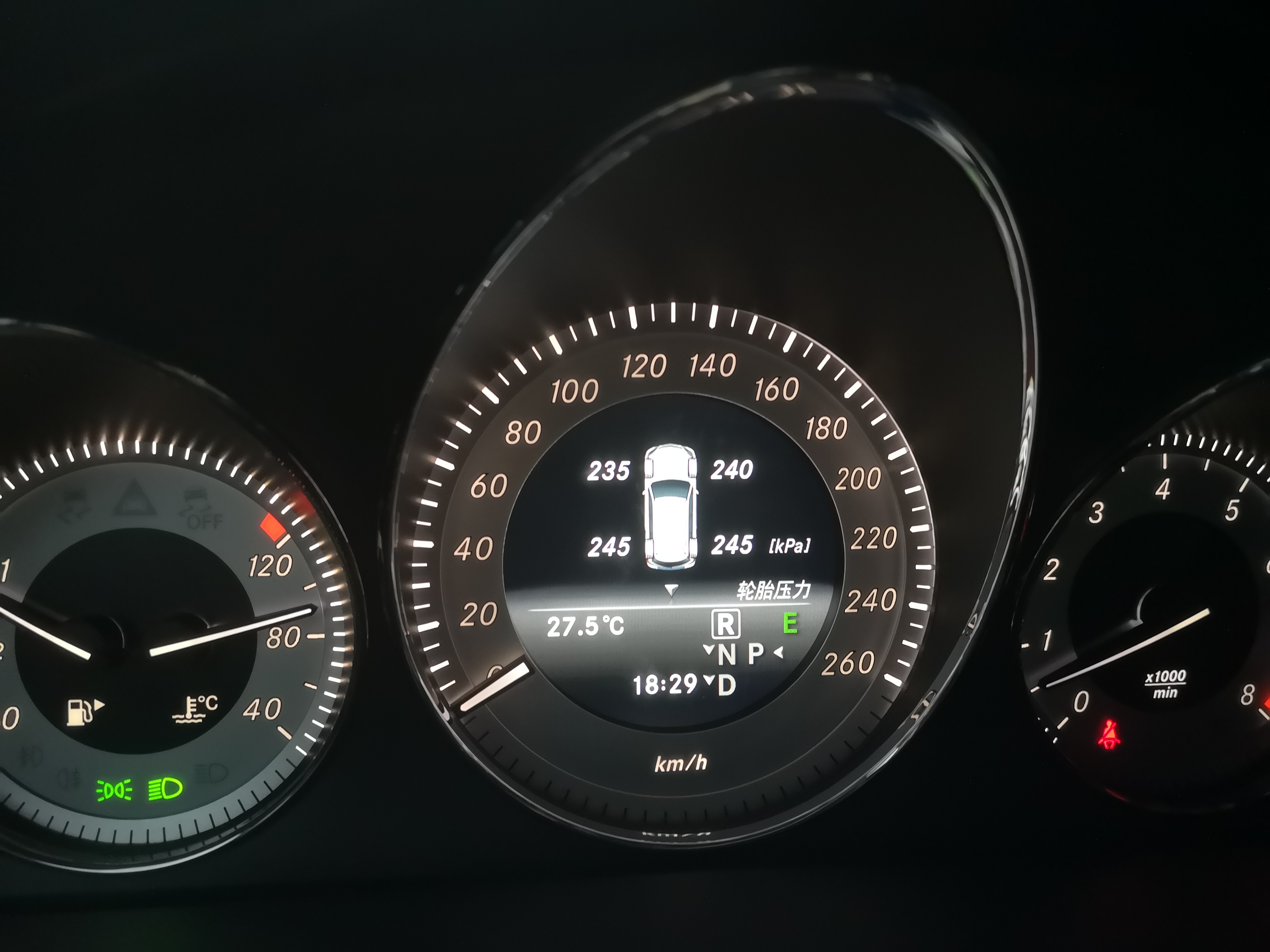 奔驰glk300音响系统升级,15款奔驰glk300无损升级音响