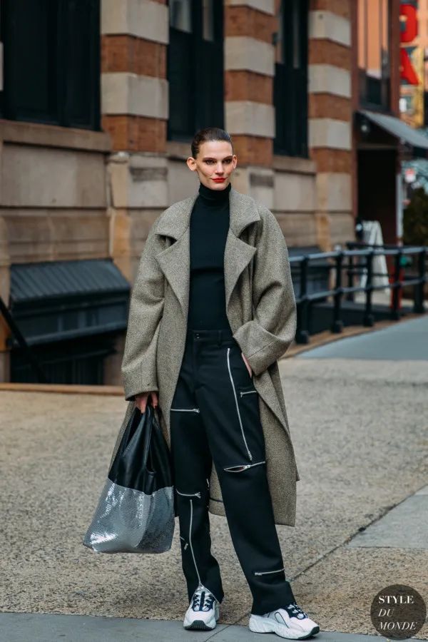 你还在买这么贵的大衣吗,买了件比较贵的大衣有些后悔