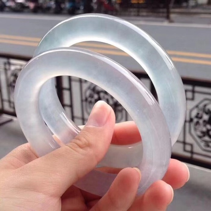 翡翠手镯怎么鉴定真假视频讲解,怎样鉴定翡翠的真假最简单的方法